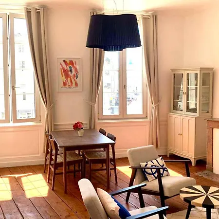 Exceptionnel Vieux Port 65m2 4-6 Pers, Wifi, Patio *