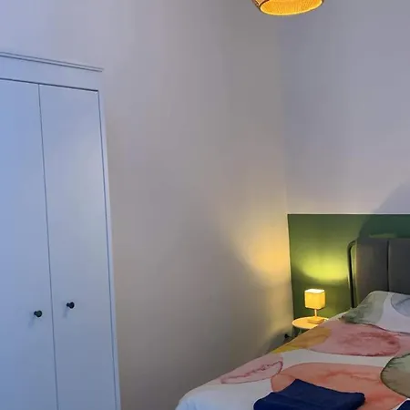 Exceptionnel Vieux Port 65m2 4-6 Pers, Wifi, Patio